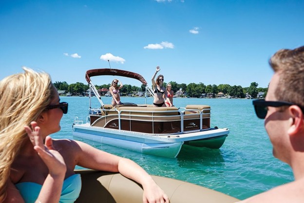 Family enjoying a pontoon boat rental on Lake Keowee 