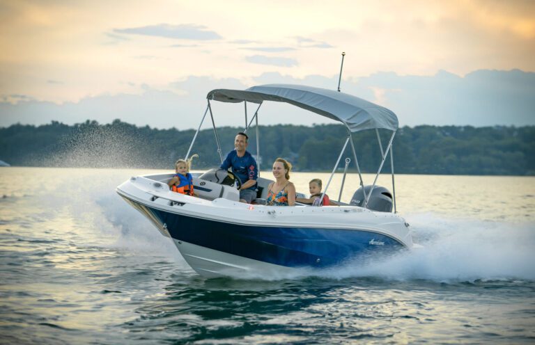 Family cruising on Lake Keowee